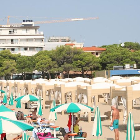 Hotel Ambra Lignano Sabbiadoro Extérieur photo