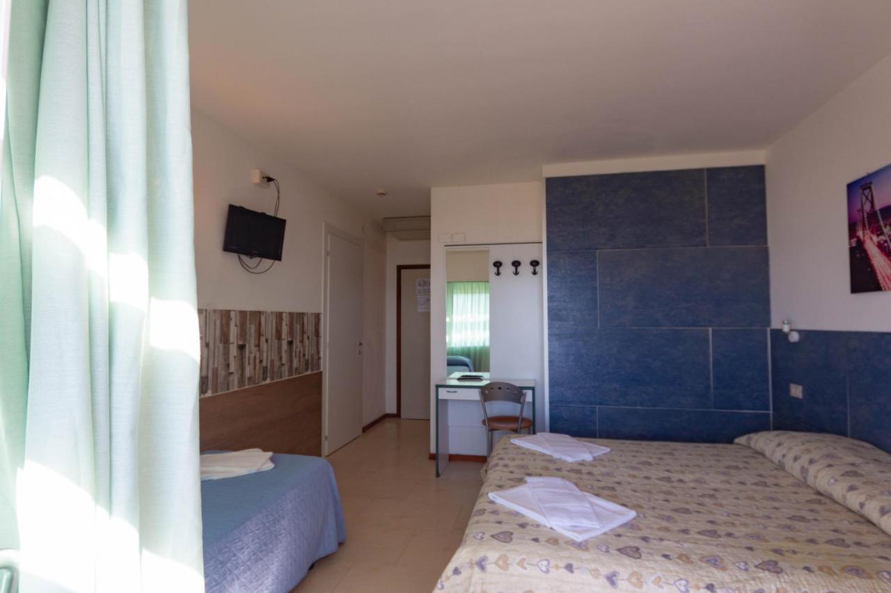 Hotel Ambra Lignano Sabbiadoro Extérieur photo