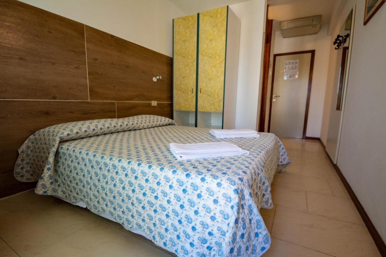 Hotel Ambra Lignano Sabbiadoro Extérieur photo