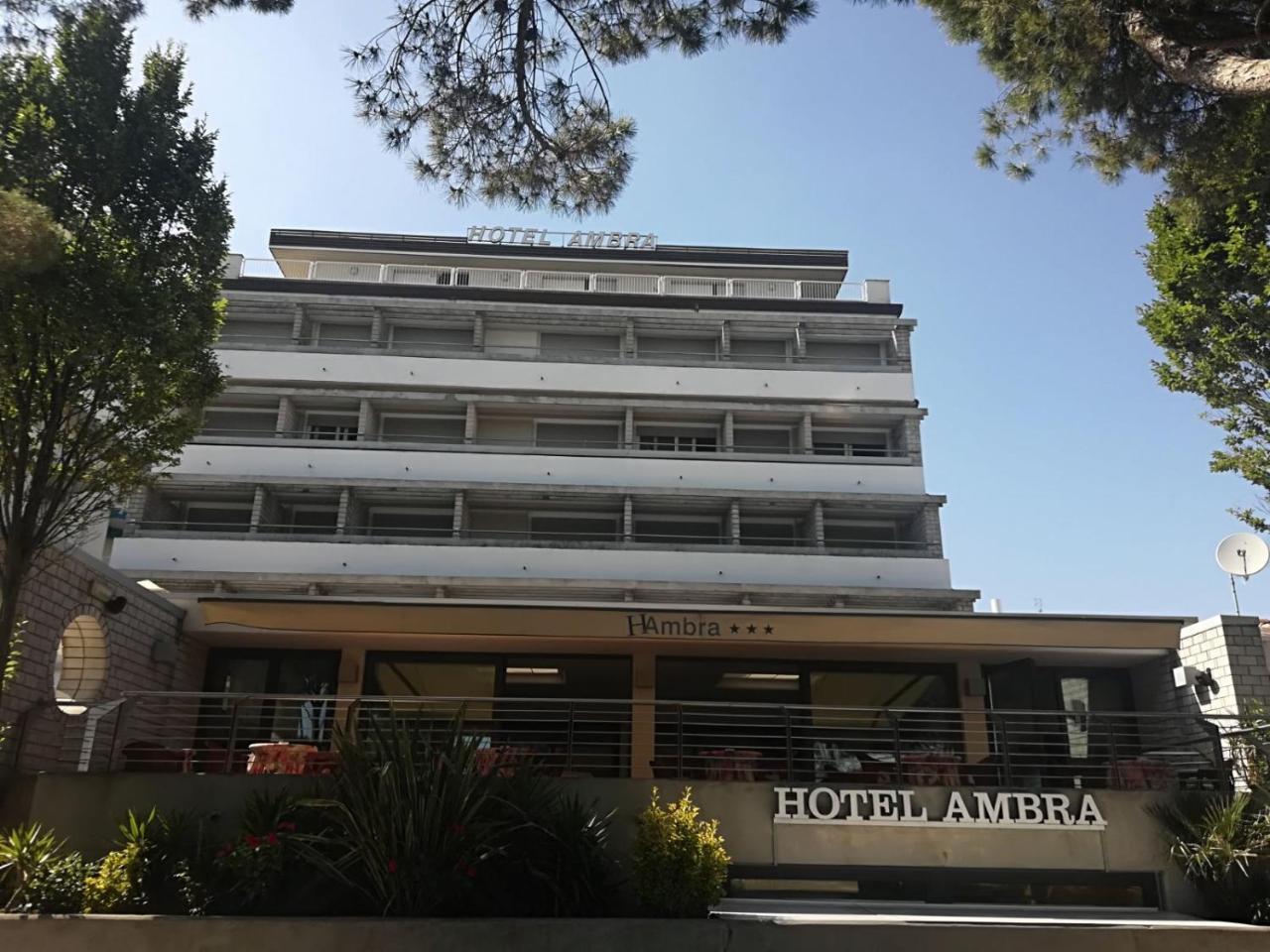 Hotel Ambra Lignano Sabbiadoro Extérieur photo