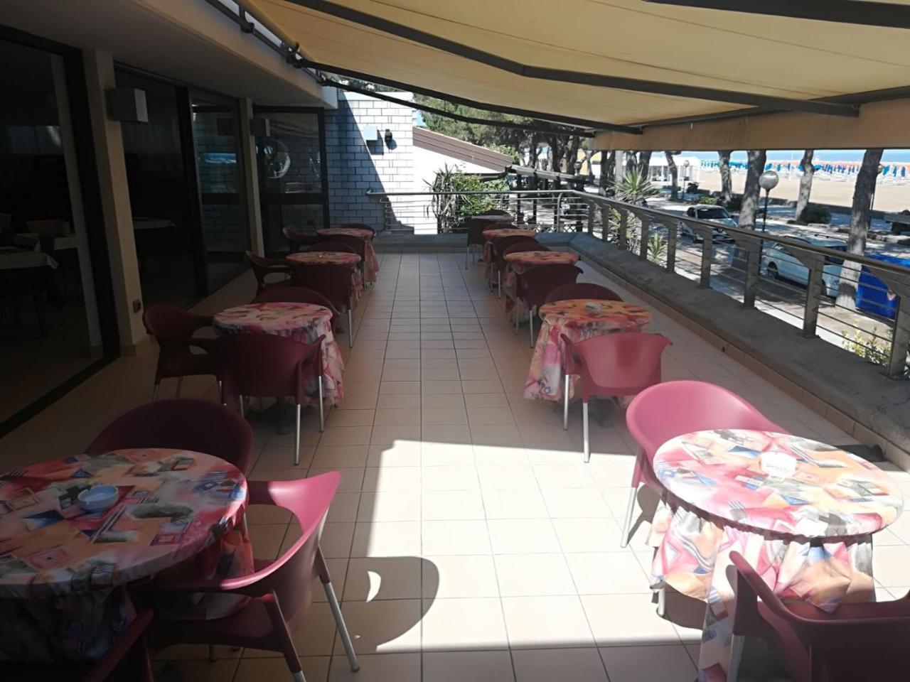Hotel Ambra Lignano Sabbiadoro Extérieur photo
