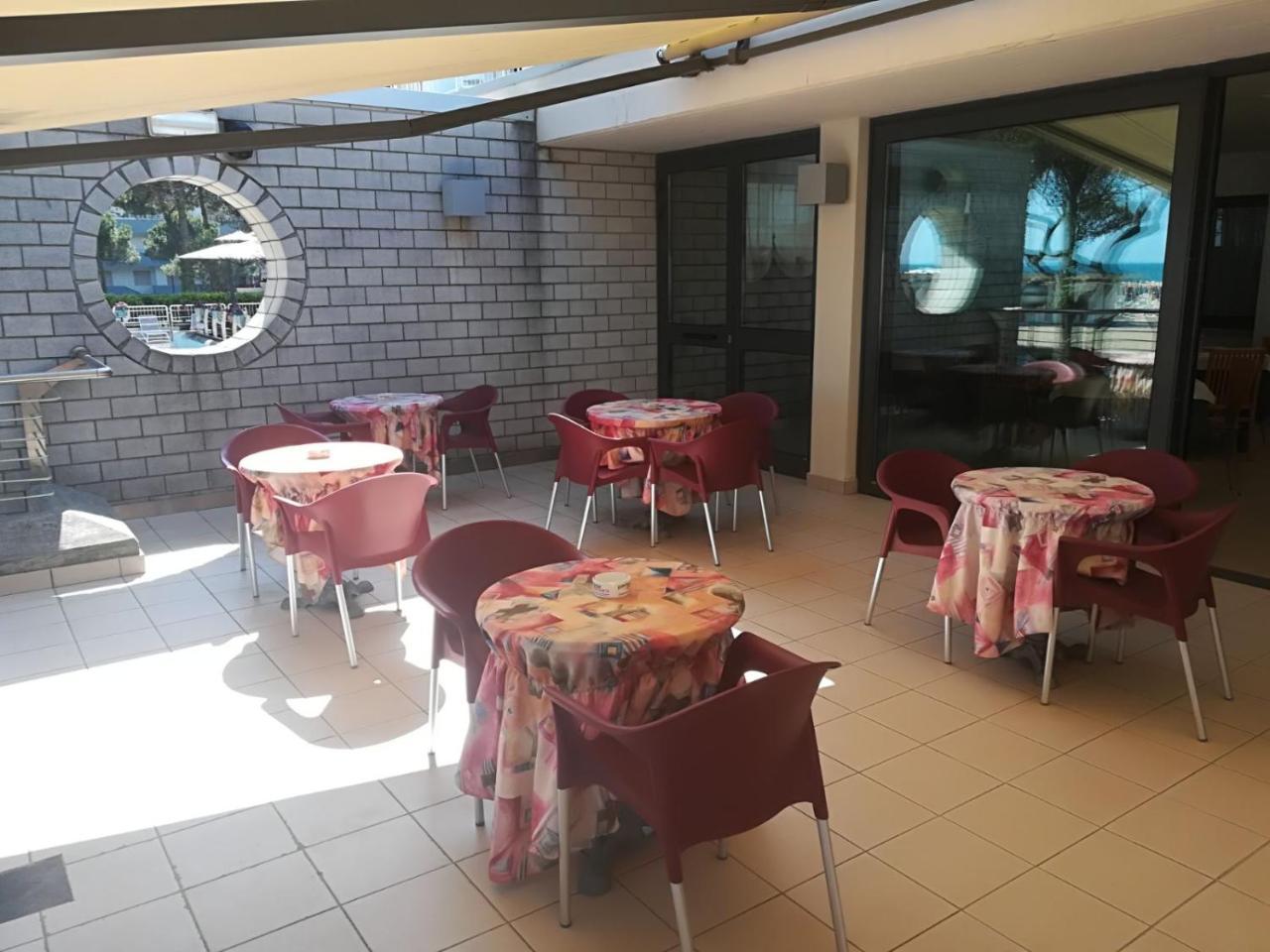 Hotel Ambra Lignano Sabbiadoro Extérieur photo