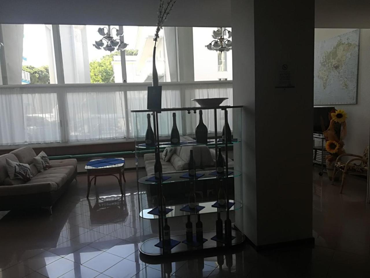Hotel Ambra Lignano Sabbiadoro Extérieur photo
