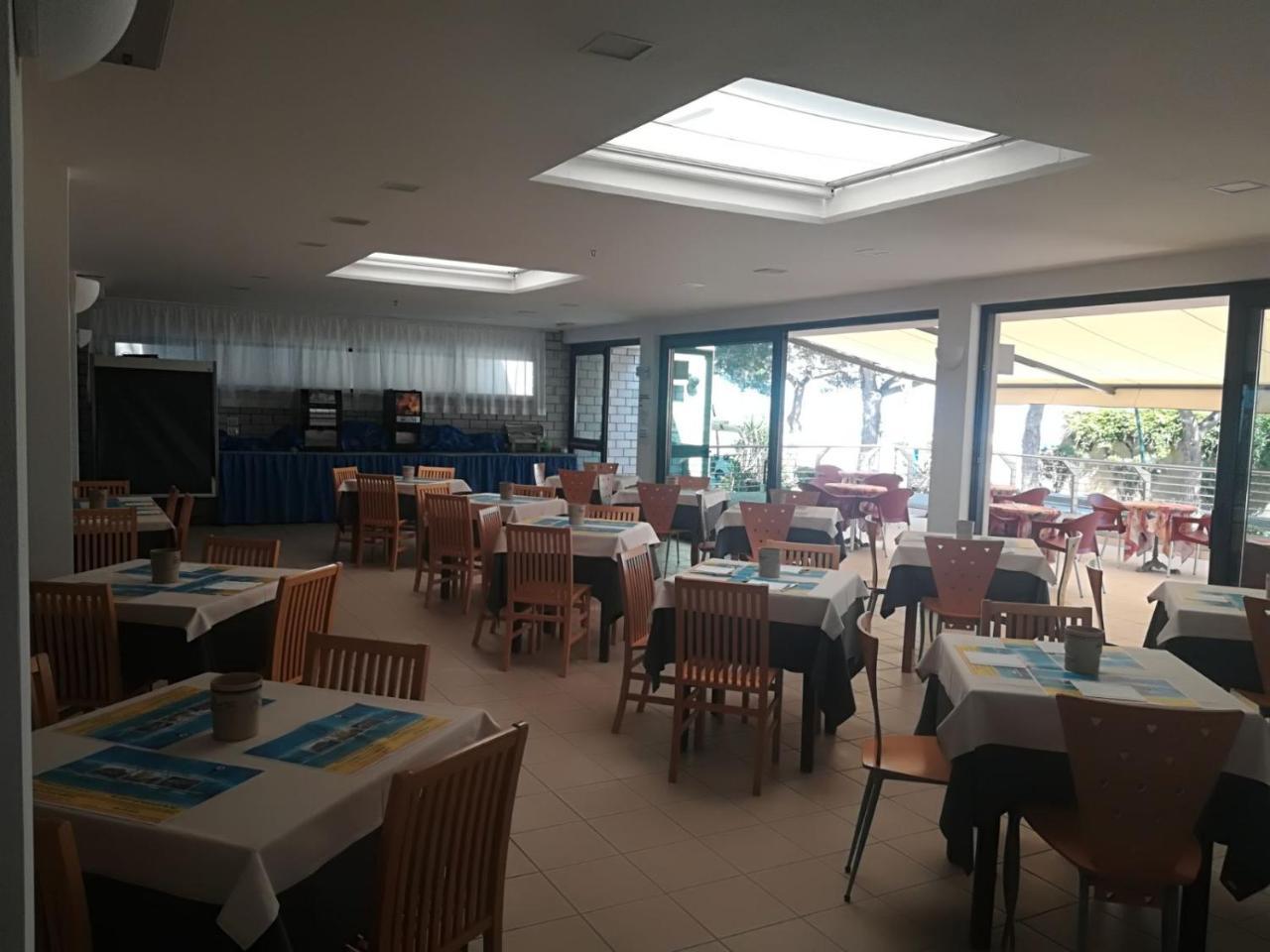 Hotel Ambra Lignano Sabbiadoro Extérieur photo