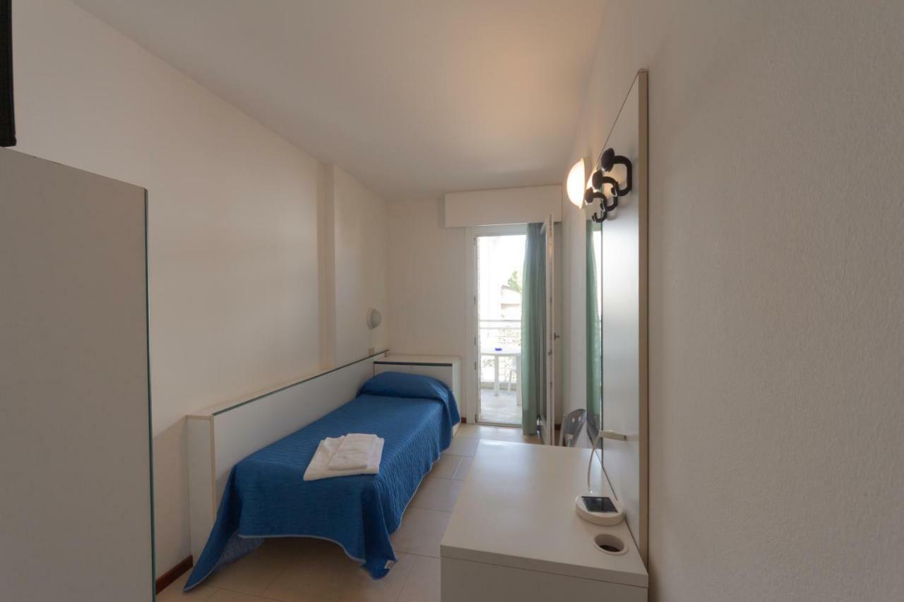 Hotel Ambra Lignano Sabbiadoro Extérieur photo