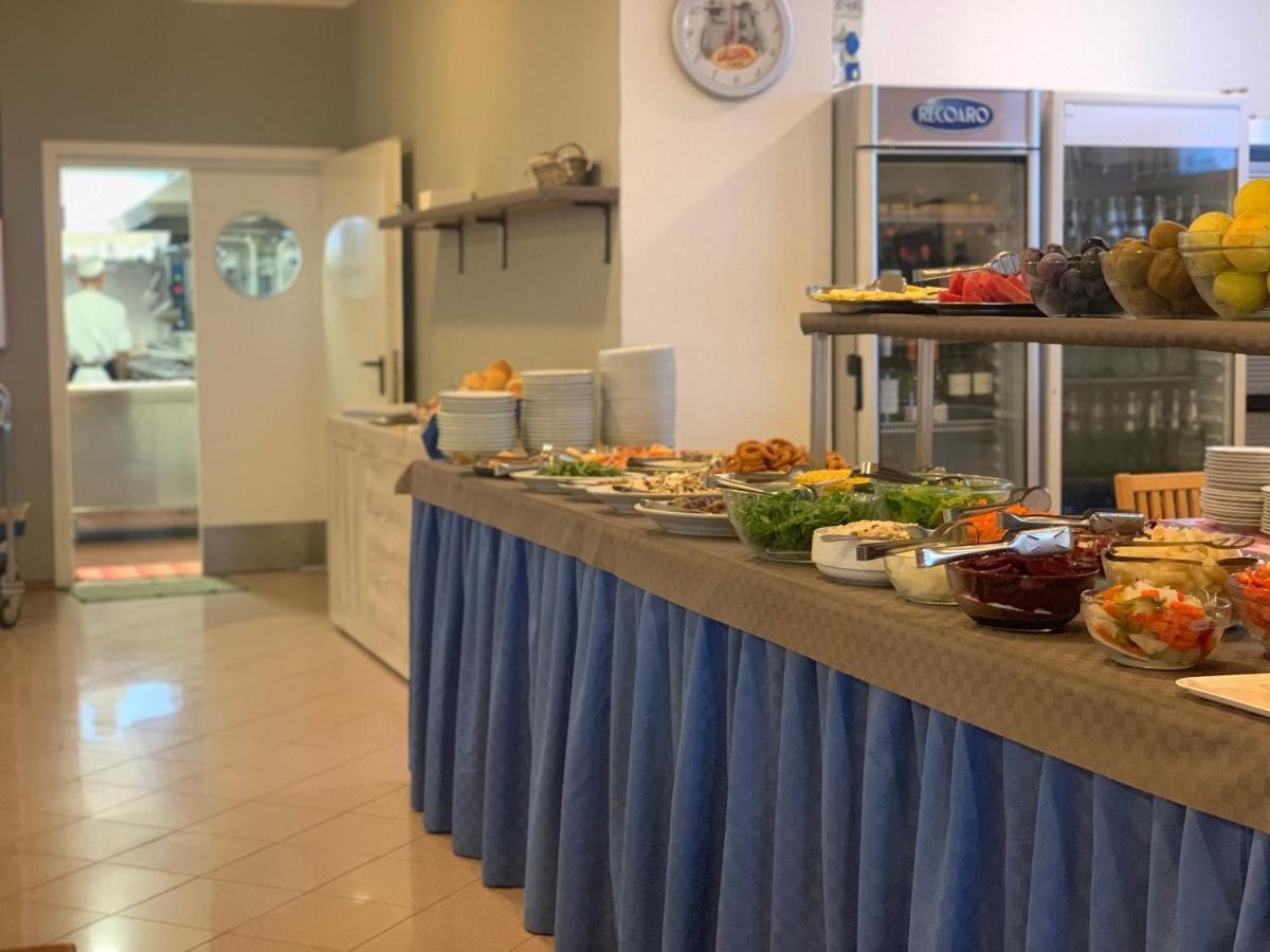 Hotel Ambra Lignano Sabbiadoro Extérieur photo