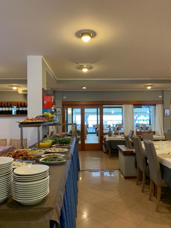 Hotel Ambra Lignano Sabbiadoro Extérieur photo